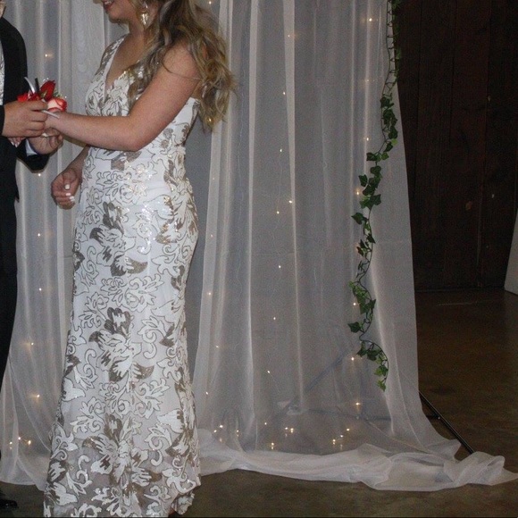 Prom dress - Picture 2 of 5